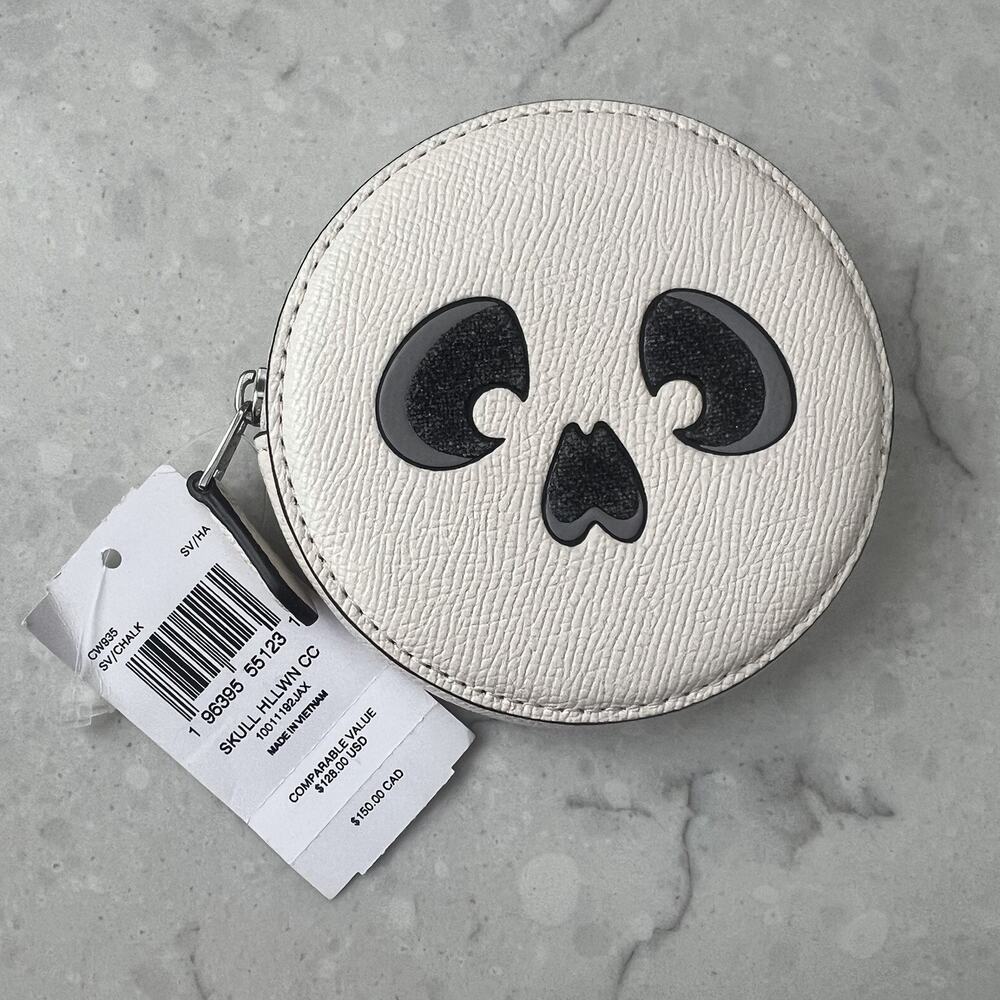 NWT Coach Round Circular Coin Case With Halloween Skull CW935 Silver / Chalk - Picture 4 of 4